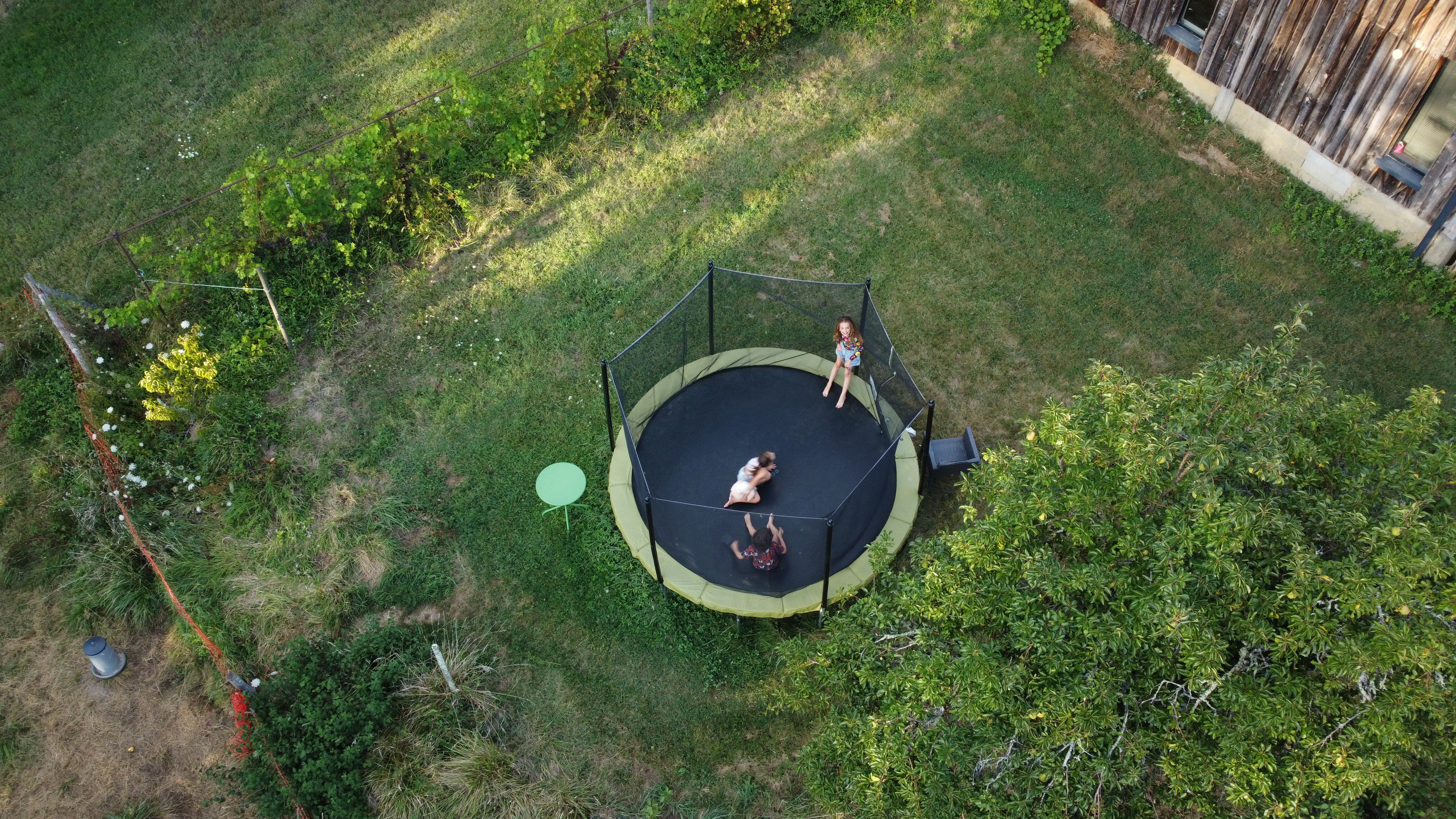 Independent gîte converted from traditional tobacco barn